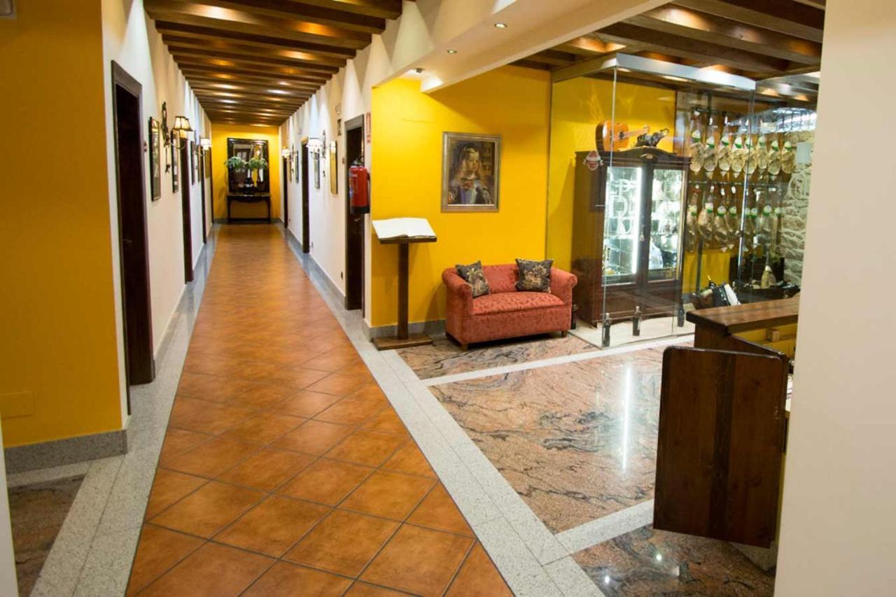 Posada Dona Urraca Fermoselle Exterior photo